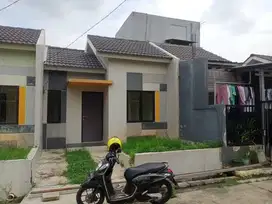 Dijual rumah murah di perumahan Harvest kosong dari baru Bekasi