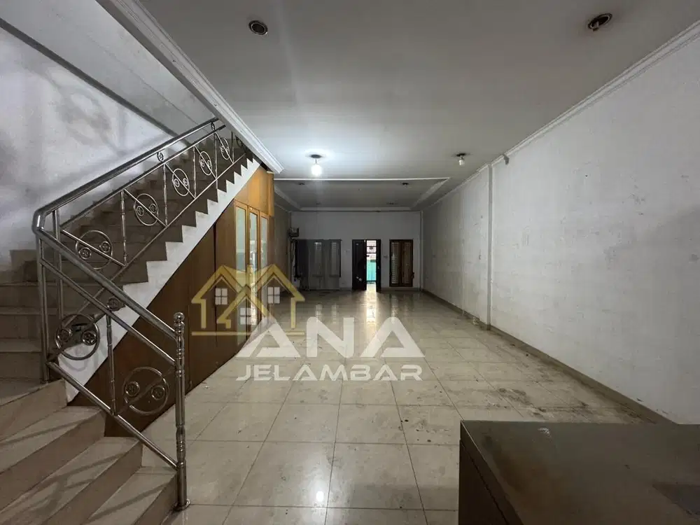 ANA RUMAH UK 6X22M PINGGIR JALAN RAYA JELAMBAR rc