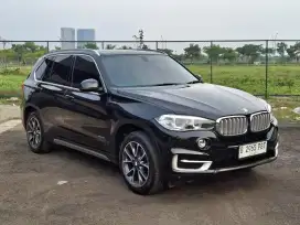 Bmw X5 3.0 Xdrive 3.5i. tahun 2017. Hitam. Low km . Perfect cond