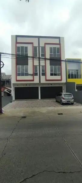 Ruko baru 3,5 Lantai pandu raya strategis siap pakai