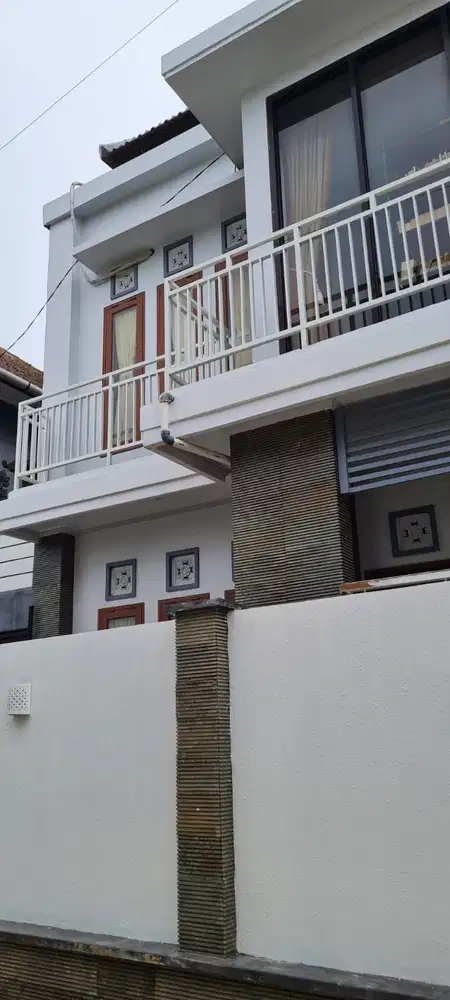 DISEWAKAN/DIJUAL RUMAH 4 KAMAR DALAM KOMPLEK PERUMAHAN CN