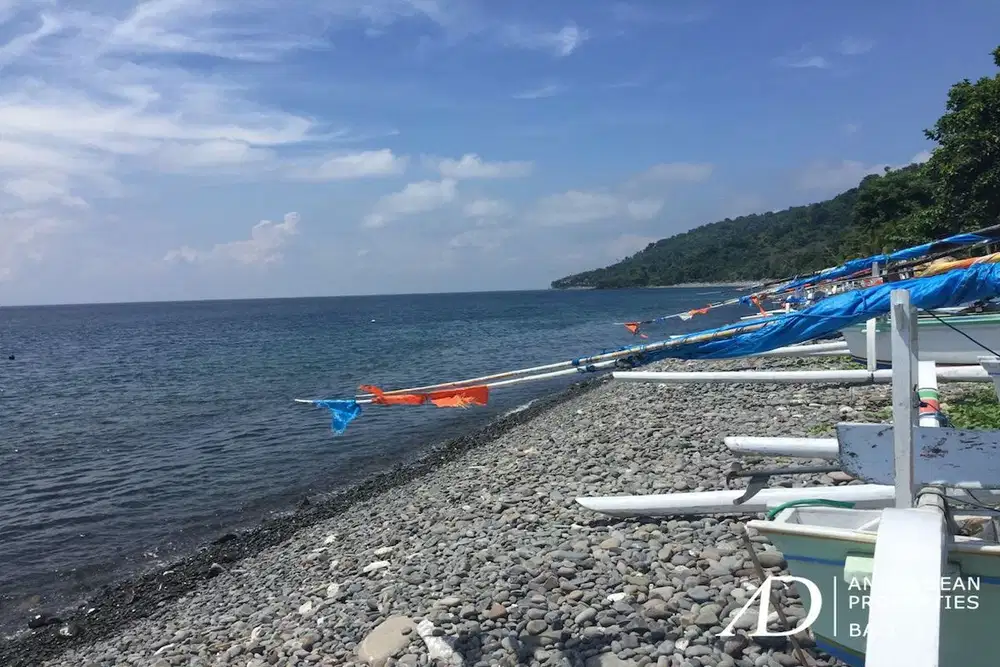 FREEHOLD ABSOLUTE BEACHFRONT LAND IN AMED (33.50 ARE)