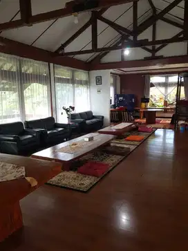 Dijual Villa Di Cisarua Bogor Hitung Tanah