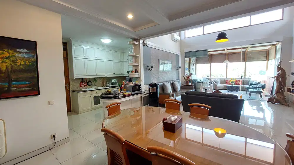 Dijual Rumah terawat cantik di Ciumbeleuit