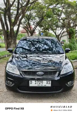 FORD FOCUS MATIC, 100% Mulus hatchback,siap pakai,ada TV,pajak panjang