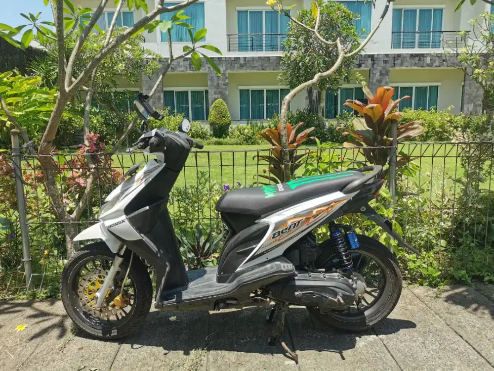 Beat putih 2012,surat surat lengkap, plat mati tapi