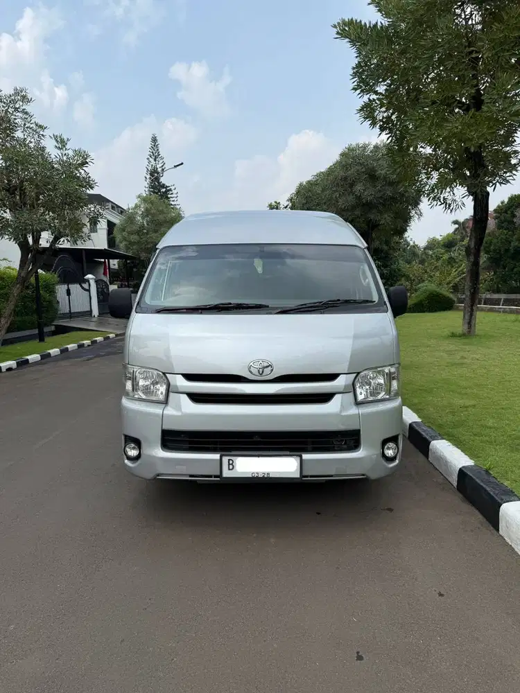 For sale!!!  2018 Toyota Hiace Commuter M/T diesel
