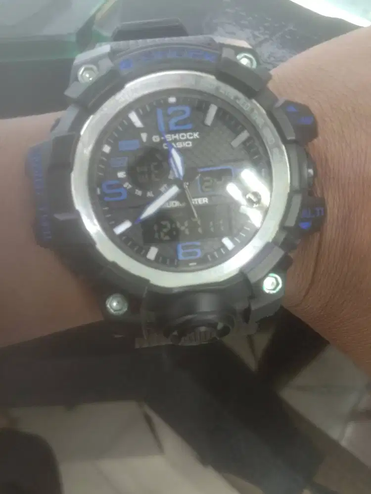 Jam tangan bekas