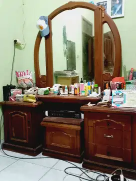 Dijual meja rias plus kursi