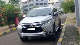 Mitsubishi pajero sport dakar 2018 silver sunroof