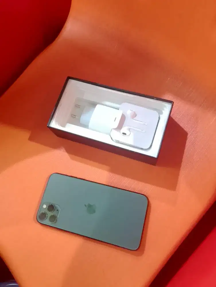 Iphone 11 pro max 256gb yg suka layar lebar