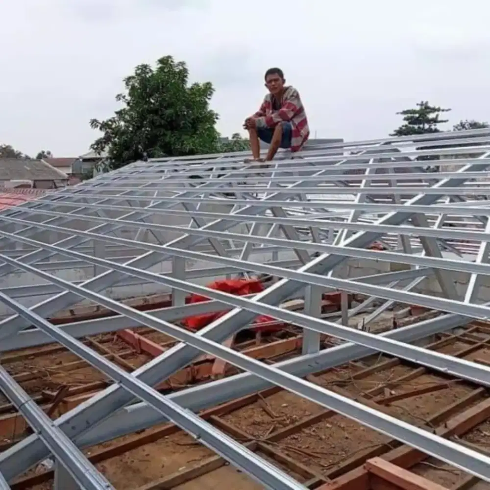 Pemasangan baja ringan dan renovasi atap