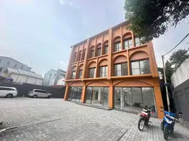 Gedung mewah baru lift parkir luas dekat toll simatupang,jakarta selatan