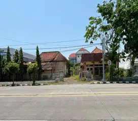 TEGAL PEKAUMAN RUMAH LUAS STRATEGIS PINGGIR JALAN RAYA JUAL MURAH