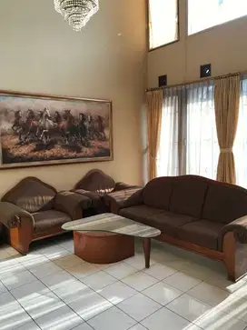 Disewa Rumah Baru Renovasi Full Furnish di Setraduta