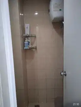 Di sewakan Studio ff 21m apartemen green Lake Sunter tower 2 kolam