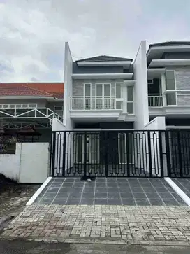 Baru Gress Rumah Jemursari Selatan