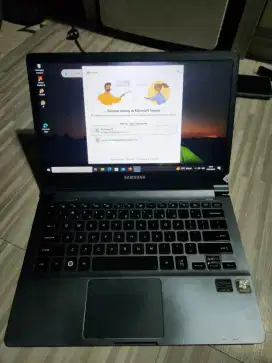 LAPTOP SAMSUNG 900X3C RAM 4 / SSD 256