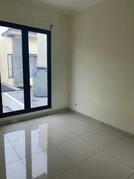 Rumah Bagus di Cluster Arana Kota Harapan Indah