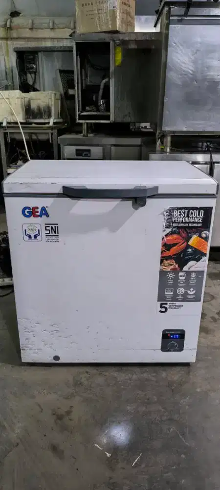 Freezer box gea kapasitas 210 liter 

Hrg 2,3 jt