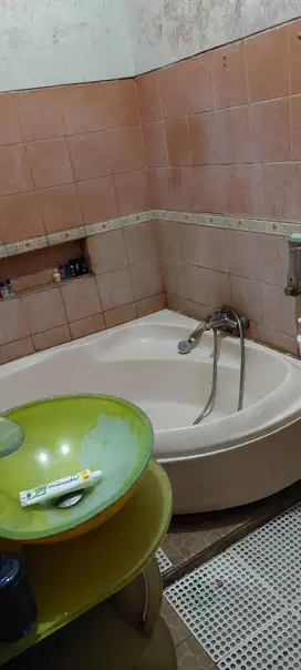 RUMAH BESAR DI TENGAH KOTA TYPE CULDESAC