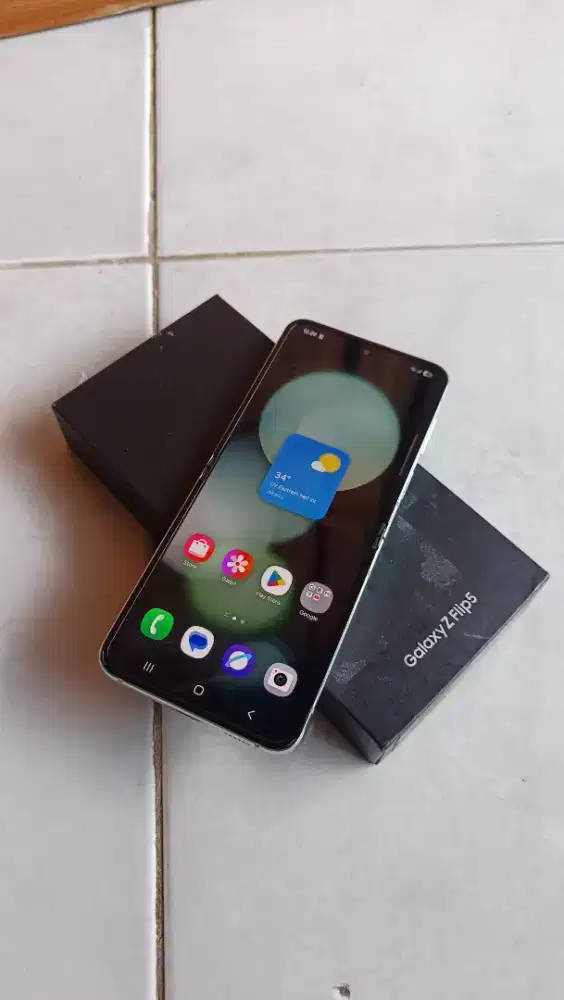Samsung Z Flip 5 SEIN normal mulus lengkap
