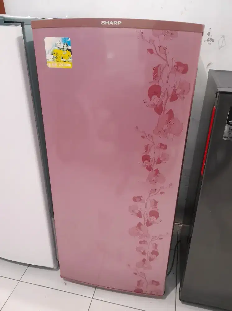 Kulkas 1 Pintu Sharp Pink