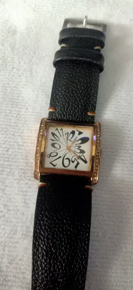 Jam tangan guess wanita original