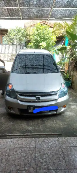 Honda Stream 2004 Bensin
