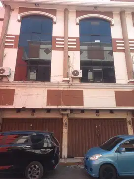 RUKO 2 LANTAI DI KELURAHAN MEDAENG, WARU SIDOARJO