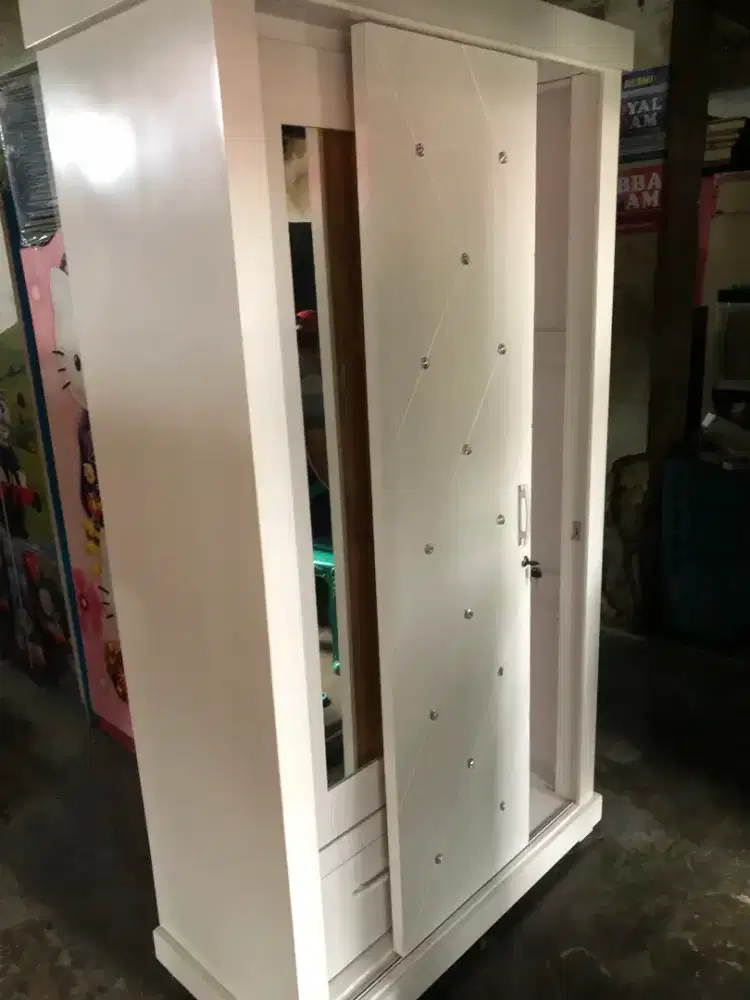 Lemari Pakaian Kayu slide 2 Pintu