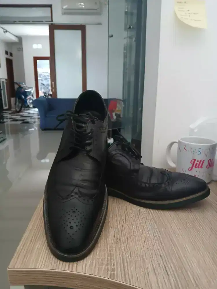 Sepatu kantor kulit asli