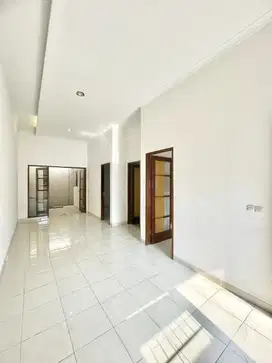 SEWA RUMAH SIAP HUNI BARU RENOV DI TKI 3 BLOK E