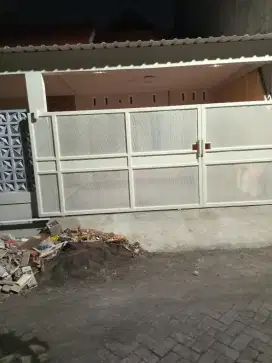 Disewakan rumah baru minimalis/lok strategis