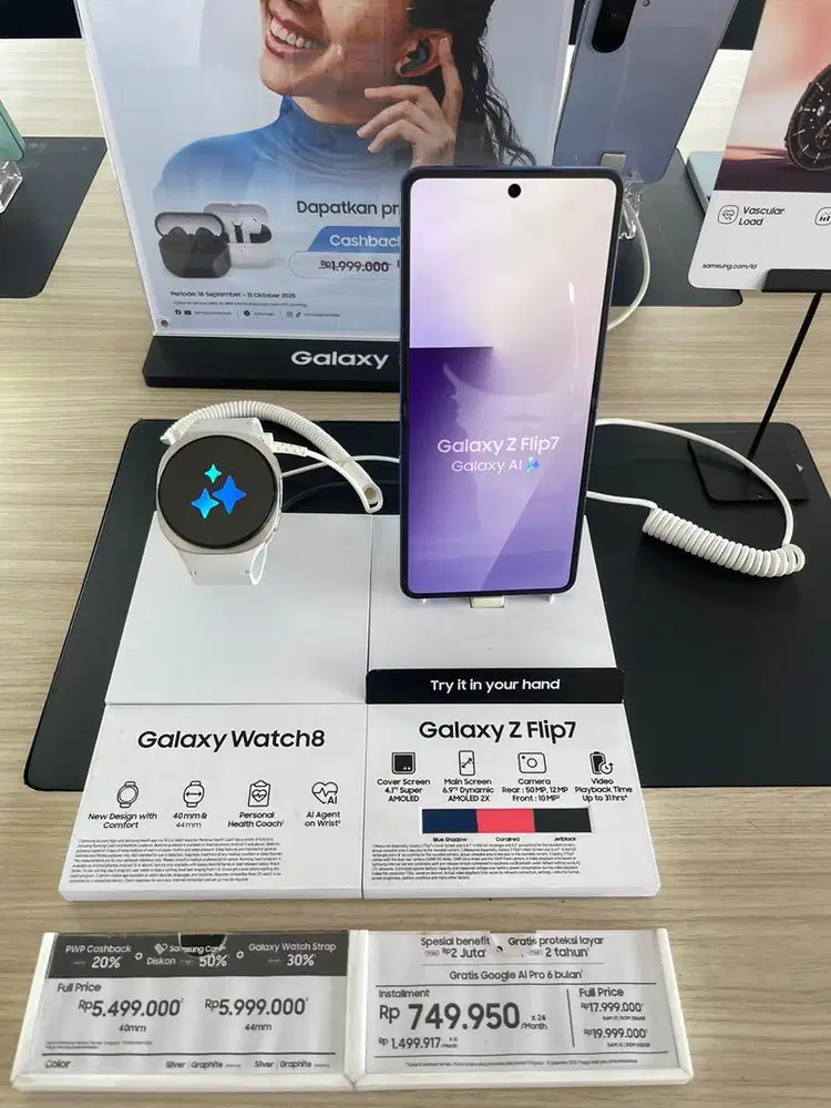 Samsung galaxy flip7 gratis galaxyfit 3 dan juga charger + speaker