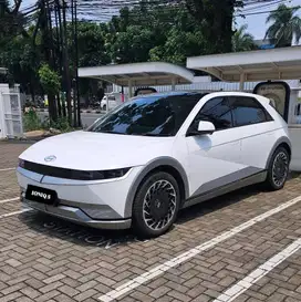 IONIQ 5 Signature Long Range White Istimewa