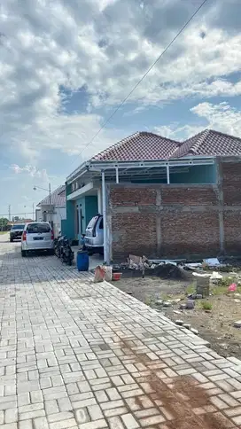 rumah minimalis siap huni dan pesan bangun bisa beli tanahnya saja