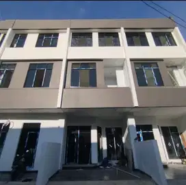 JUAL RUMAH 3 LANTAI jln KRAN V no 85 aman, nyaman bisa di pakai USAHA.