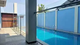 DIJUAL RUMAH MEWAH 2 LANTAI ADA KOLAM RENANG DI CLUSTER DEPAN KOTA WISATA!