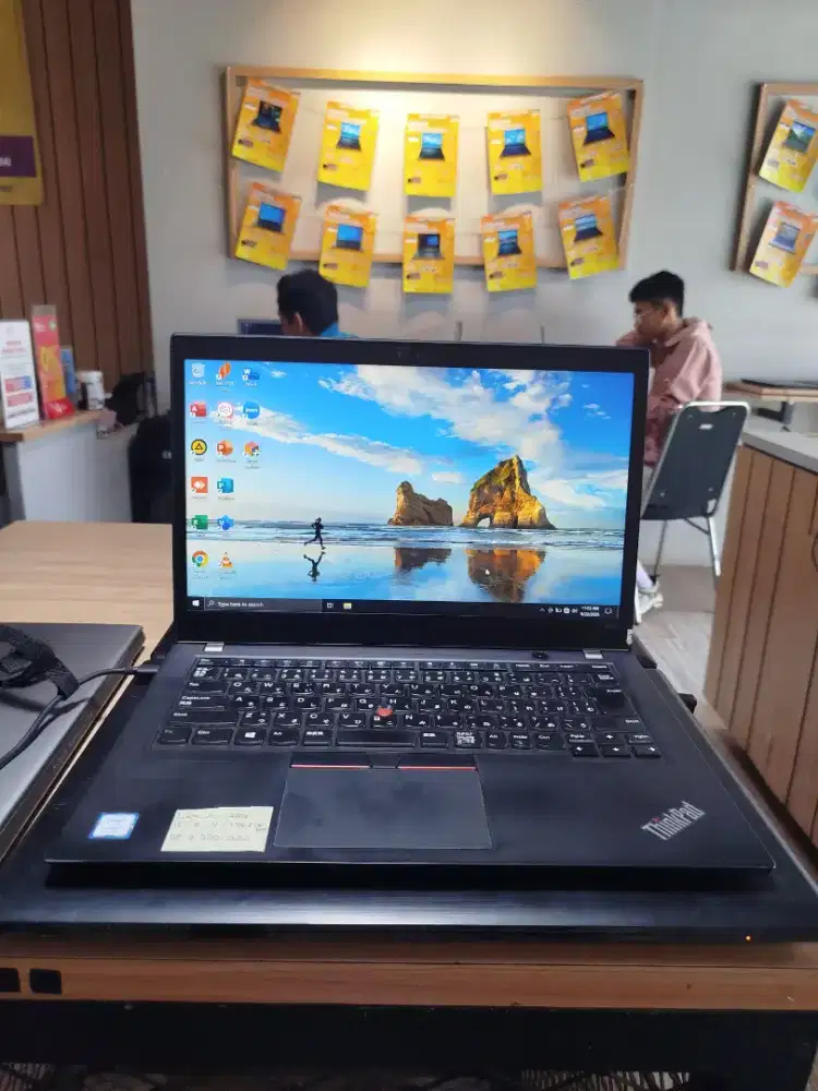Laptop second berkualitas fullset bergaransi Lenovo Thinkpad T480s