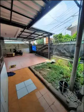 DISEWAKAN CEPAT RUMAH SIAP HUNI PINGGIR JALAN RAYA CIMANGGIS DEPOK