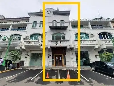 Disewakan  Ruko 3,5 Lantai , Luas 225m2 di Senayan, Kebayoran Lama