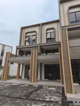 Ruko IL LAGO STUDIO LOFT Gading Serpong 3 Lantai Hadap Jalan