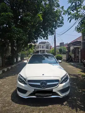 Jual Mercedez Benz - Mercy C300 AMG 2018 Warna Putih Istimewa!