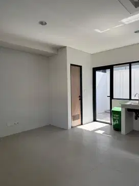 DISEWA Rumah Di Cluster XYZ Park Serpong Tangerang