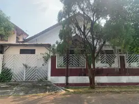Dijual cepat rumah posisi hook dekat LRT via lelang. Cibubur, ciracas, jakarta timur