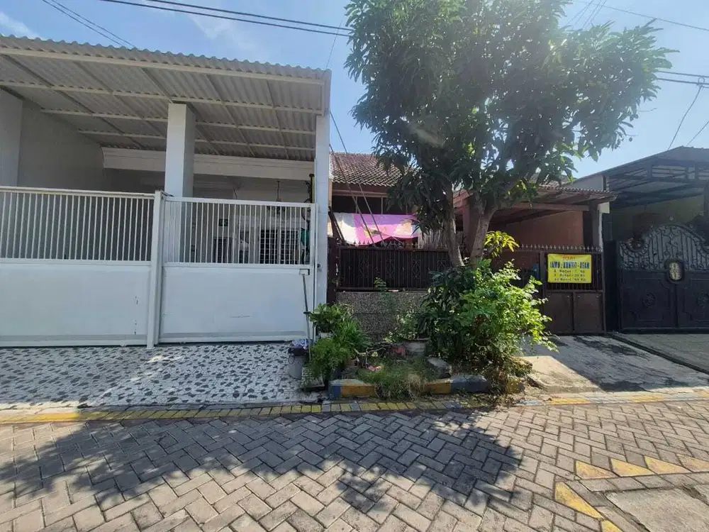RUMAH DI KELURAHAN BANGKINGAN, LAKARSANTRI SURABAYA