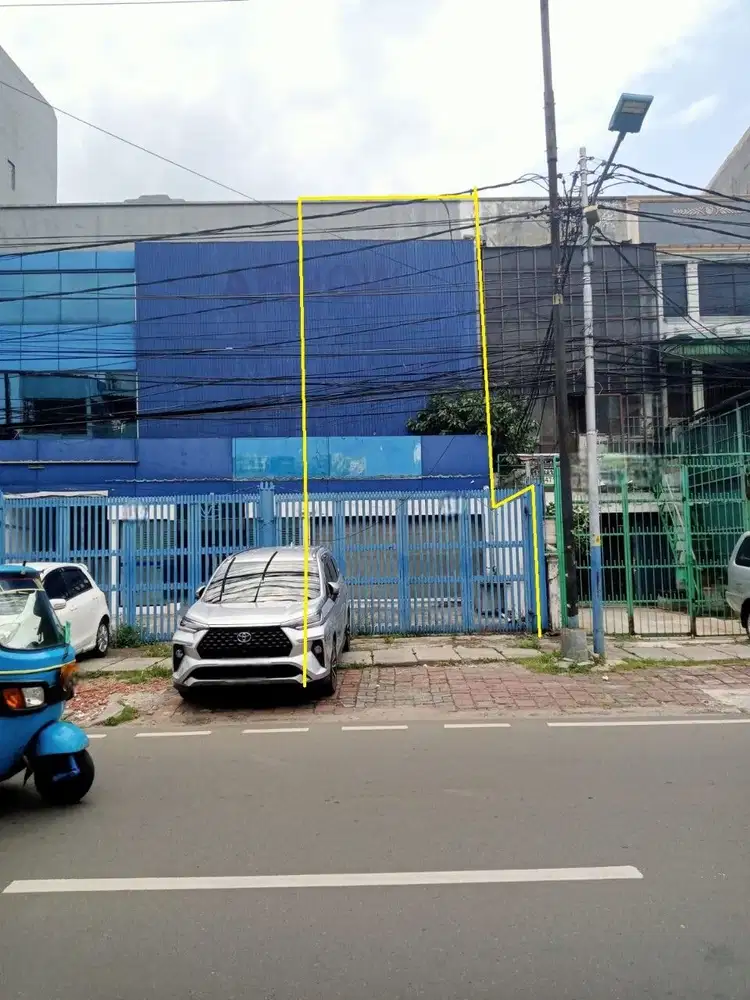 Ruko 3 Lantai di Pinangsia Timur, Hanya 12 Menit Ke Tol Angke