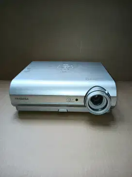 Proyektor Toshiba TDP-S35 DLP 2500 Lumen