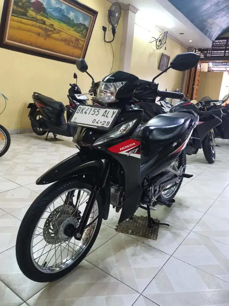 Revo Fit F1 SW 2024 Cantik Sekali-Odomtr 5.000 KM-plaza motor